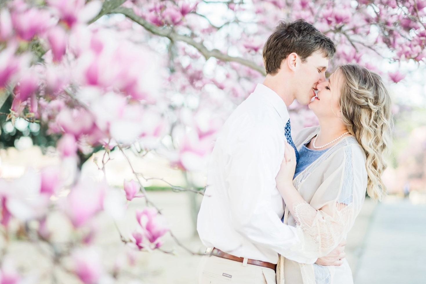A Romantic Spring Arkansas State Capitol Engagement Session