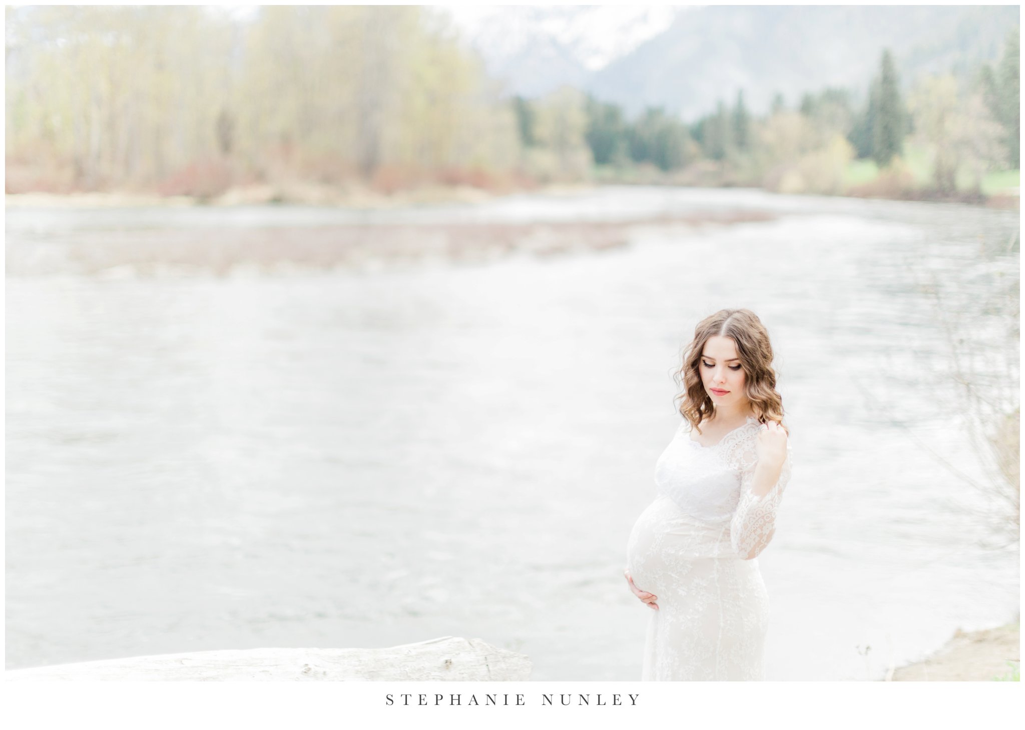 maternity-session-mountains.jpg